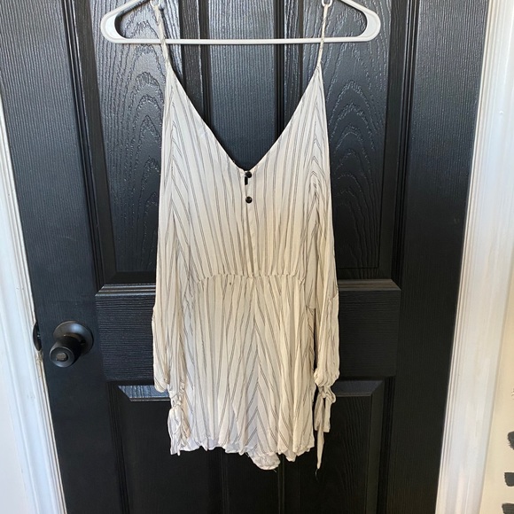 Romper - Picture 3 of 4